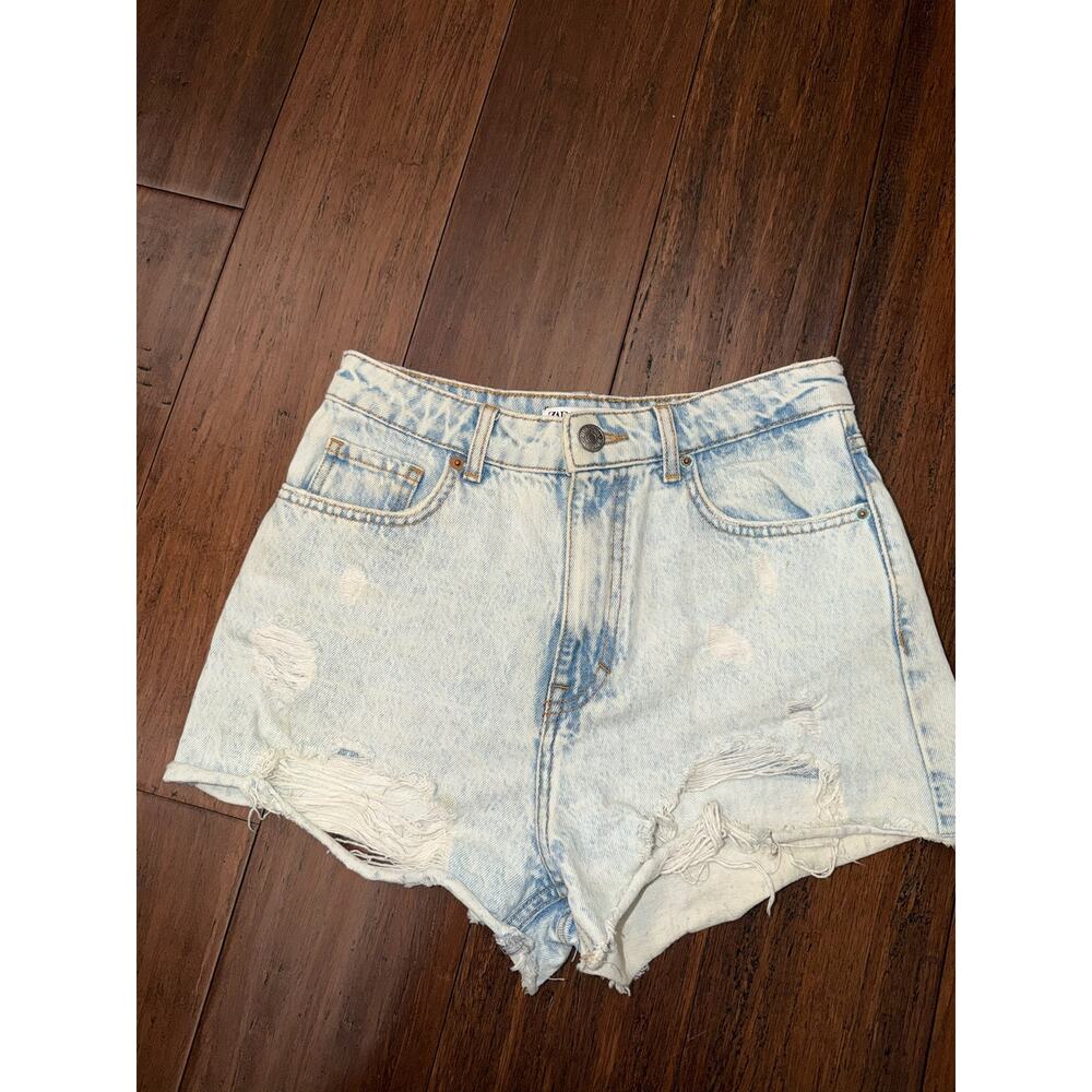 Zara Light Blue Distressed High-Rise Denim Shorts. Size 4